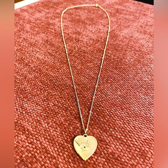 NWOT All-Seeing Eye Heart Necklace - Picture 2 of 4